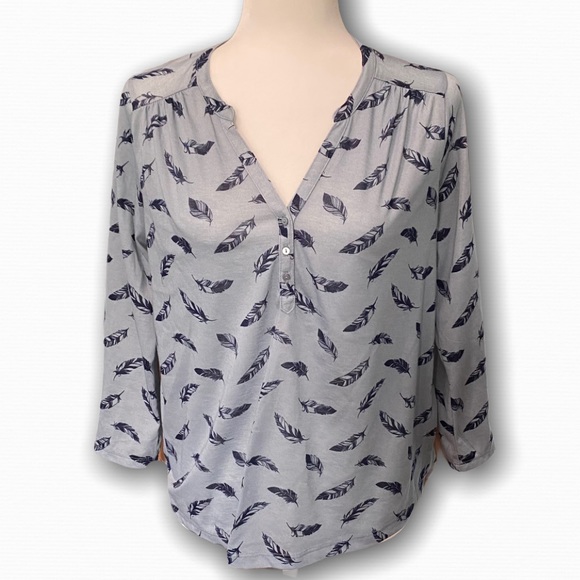 H&M Soft Blue Feather Print Boho Hippie Shirt - Picture 7 of 7